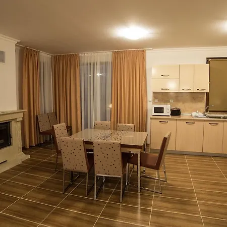 Villa In Complex Trakiyskiy Bryag Lozenets