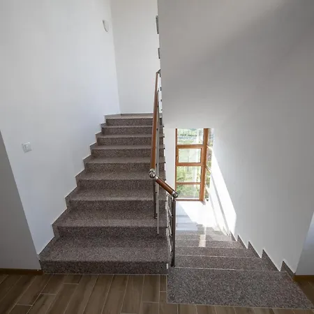 In Complex Trakiyskiy Bryag לוזנטס